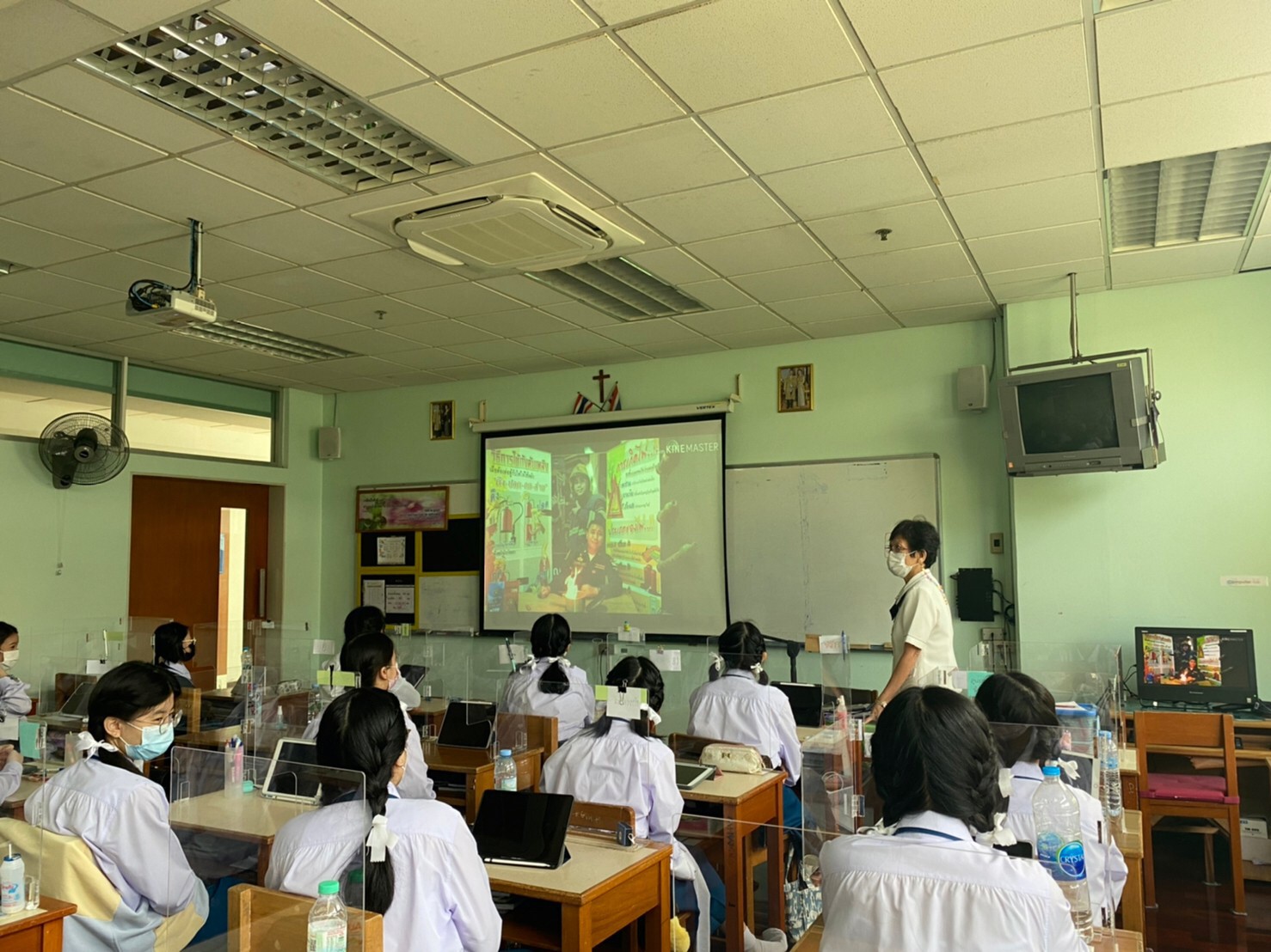 24C2CA10 8BDD 4CFB AC1E E7E852E422C7 L0 001